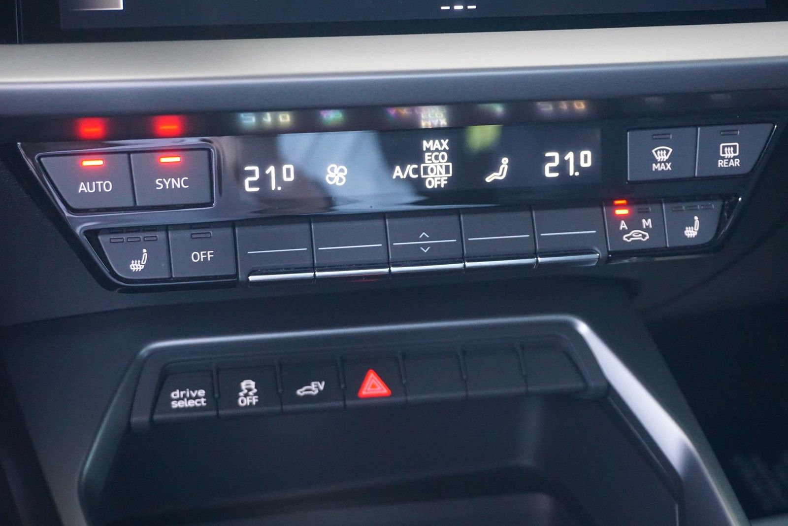 Audi A3 Sportback 45 TFSI e S line - Samsaru's Car Outlet
