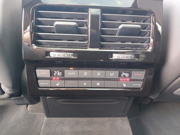 Volkswagen Touareg 3.0 TDI 4M R-Line AHK*Standhzg*Pano*360°