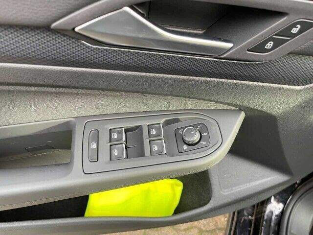 Volkswagen Golf VIII United 1.5 eTSi DSG - Samsaru's Car Outlet