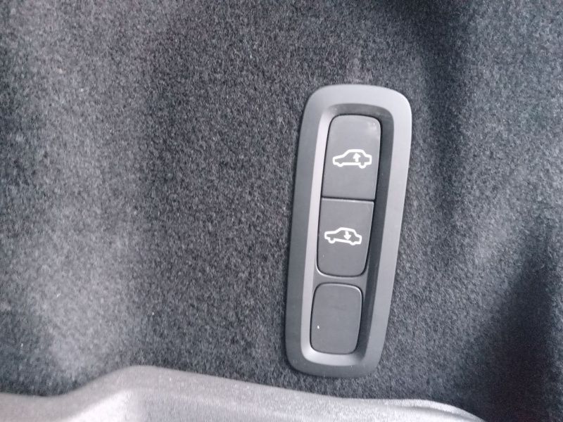 Volvo XC60 B5 Mild-Hybrid Diesel AWD Inscription - Samsaru's Car Outlet