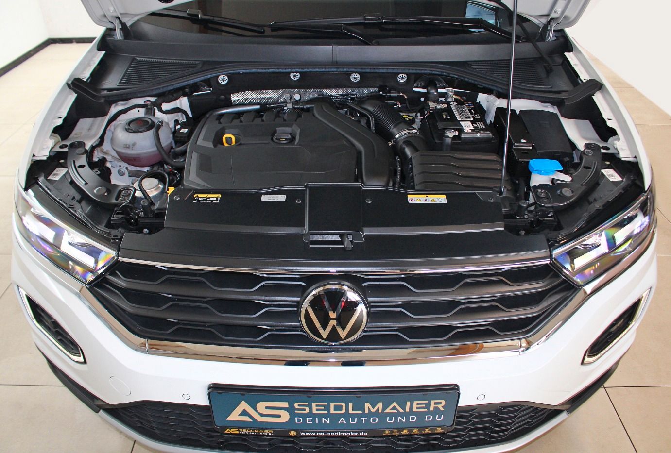 Volkswagen T-Roc 1.5 TSI Active - Samsaru's Car Outlet