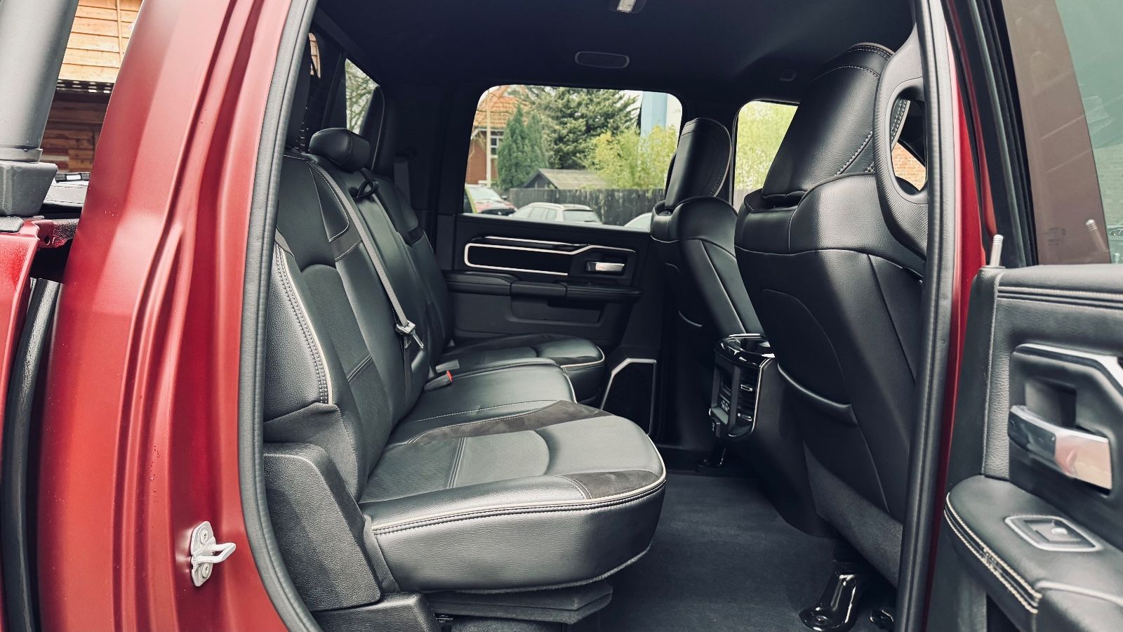 Dodge LIMITED*2500*6,7L DIESEL*BÜGEL*NAVI*AHK*GARANTIE