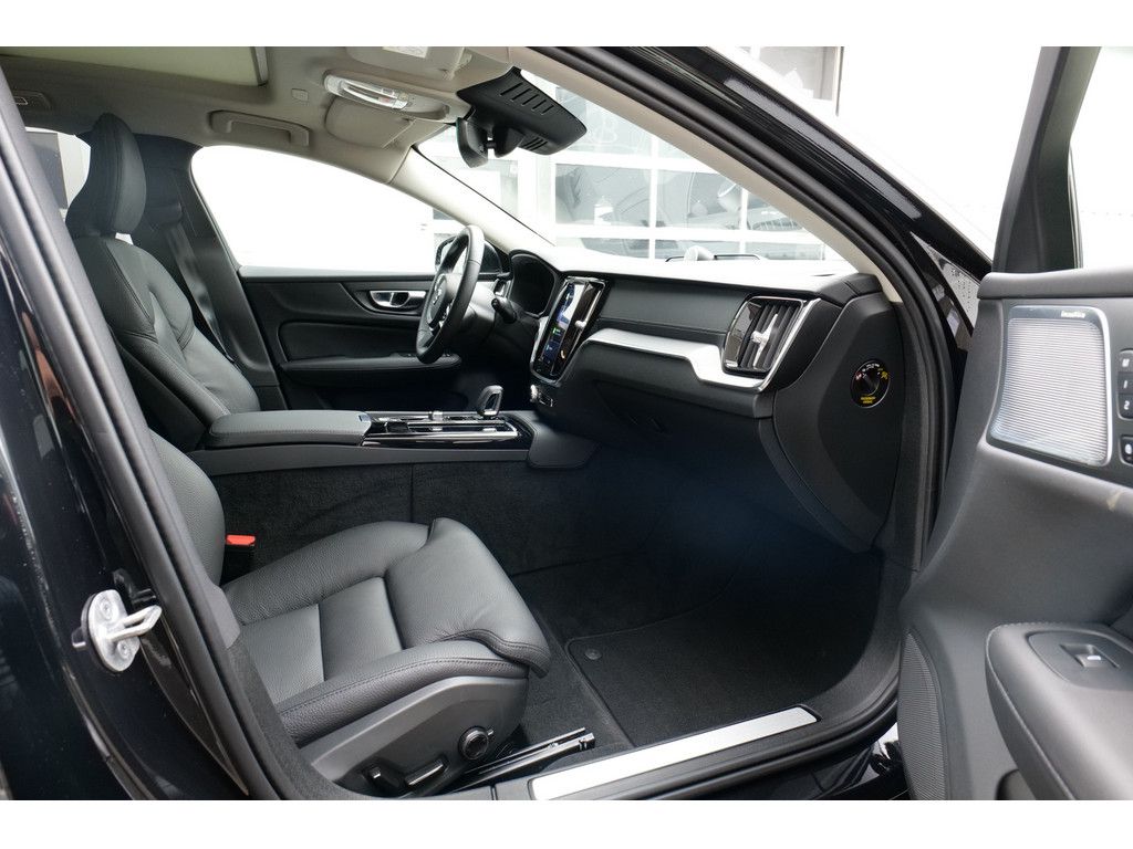 Volvo V60 T6 Ultra Dark Recharge Plug-In Hybrid AWD