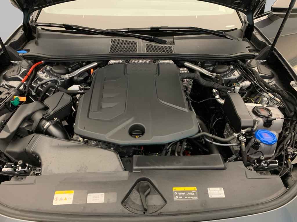 Audi A5 Avant e-hybrid 2x S line qua AHK*PANO*MATRIX*