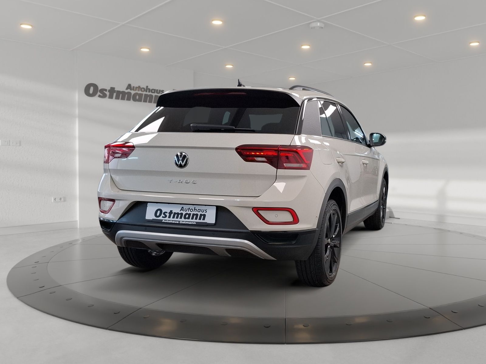 Volkswagen T-Roc 1.5 TSI Style - Samsaru's Car Outlet