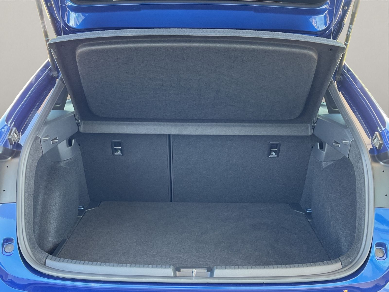 Volkswagen Taigo 1.5 TSI R-Line - Samsaru's Car Outlet