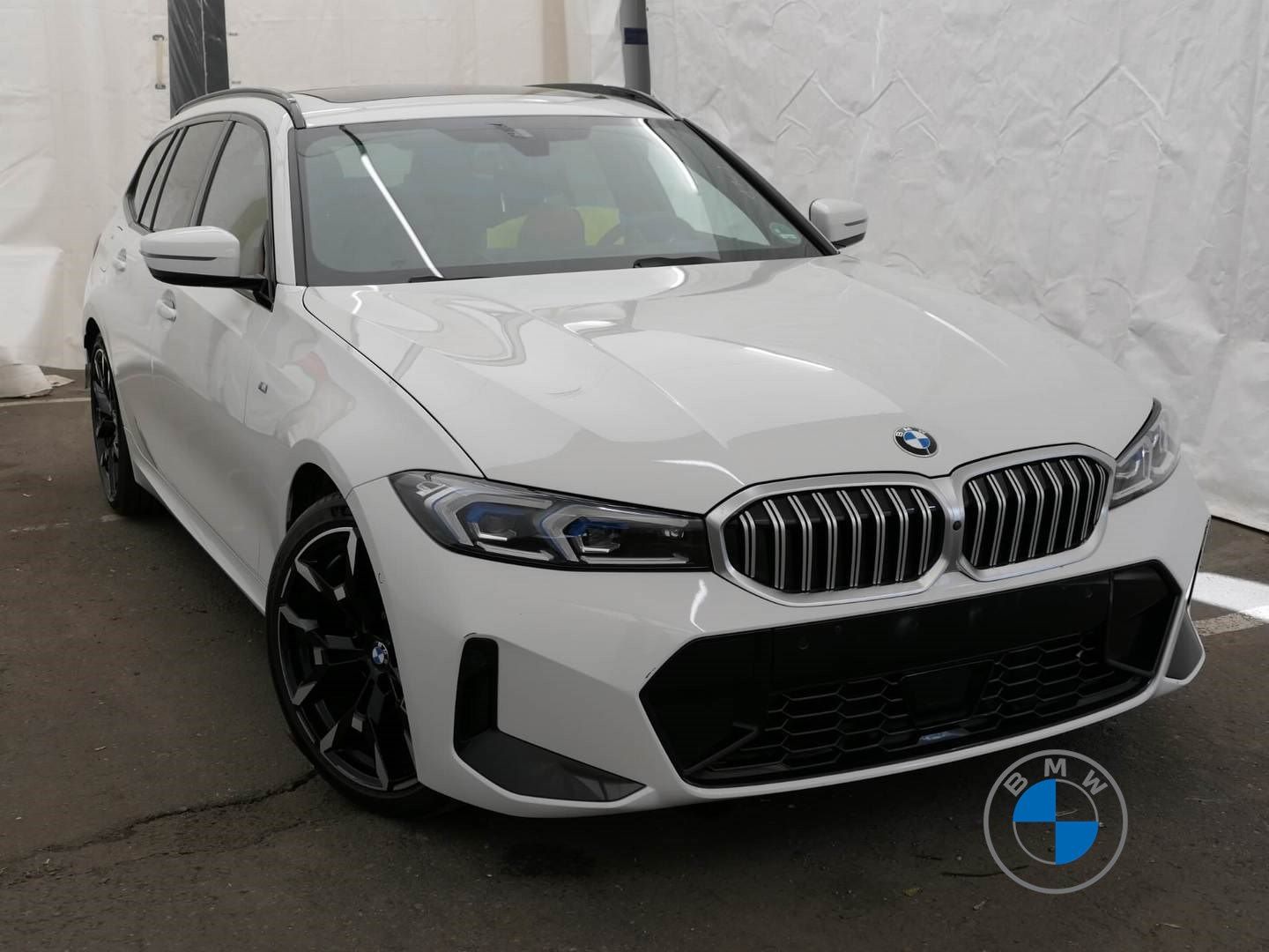 BMW 320d xDrive Touring M Sport 19" Pano Adaptiv LED