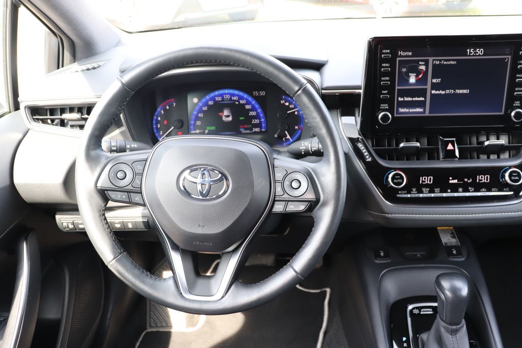 Toyota Corolla 1.8 Hybrid - Samsaru's Car Outlet