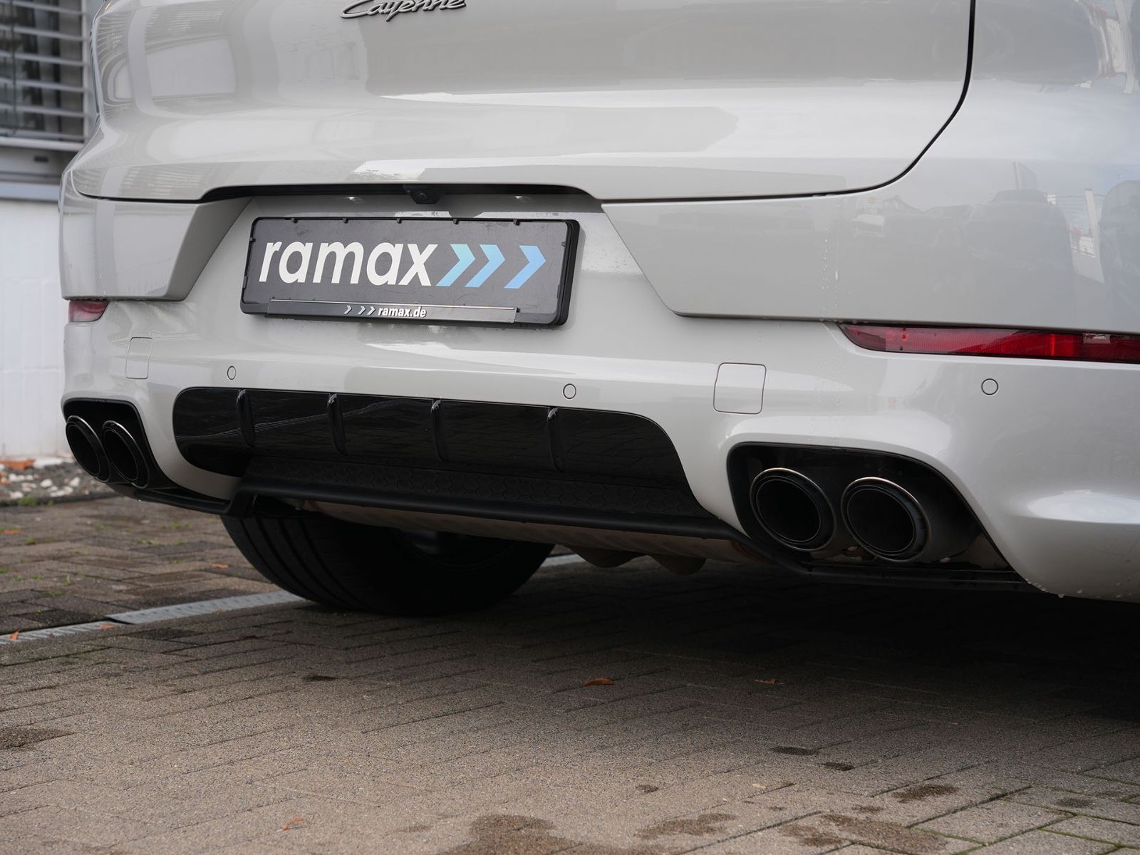 Porsche E-Hybrid Coupé SPORTDESIGNPAKET-ACC-MASSAGE-VOLL