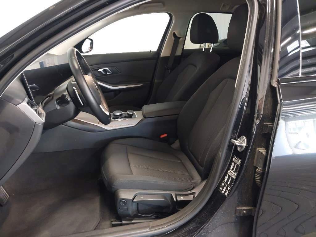 BMW 320d xDrive - Samsaru's Car Outlet