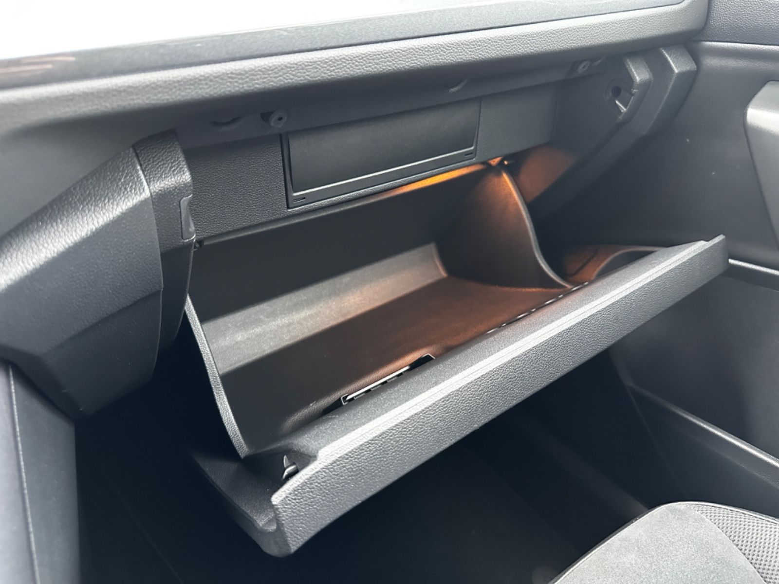 Volkswagen T-Roc 2.0 - Samsaru's Car Outlet