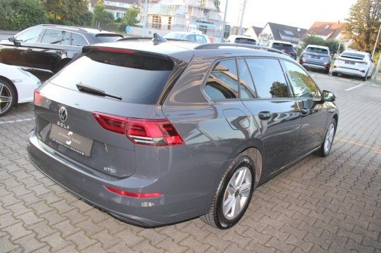 Volkswagen Golf VIII Variant 1.5 eTSI Life DSG - Samsaru's Car Outlet