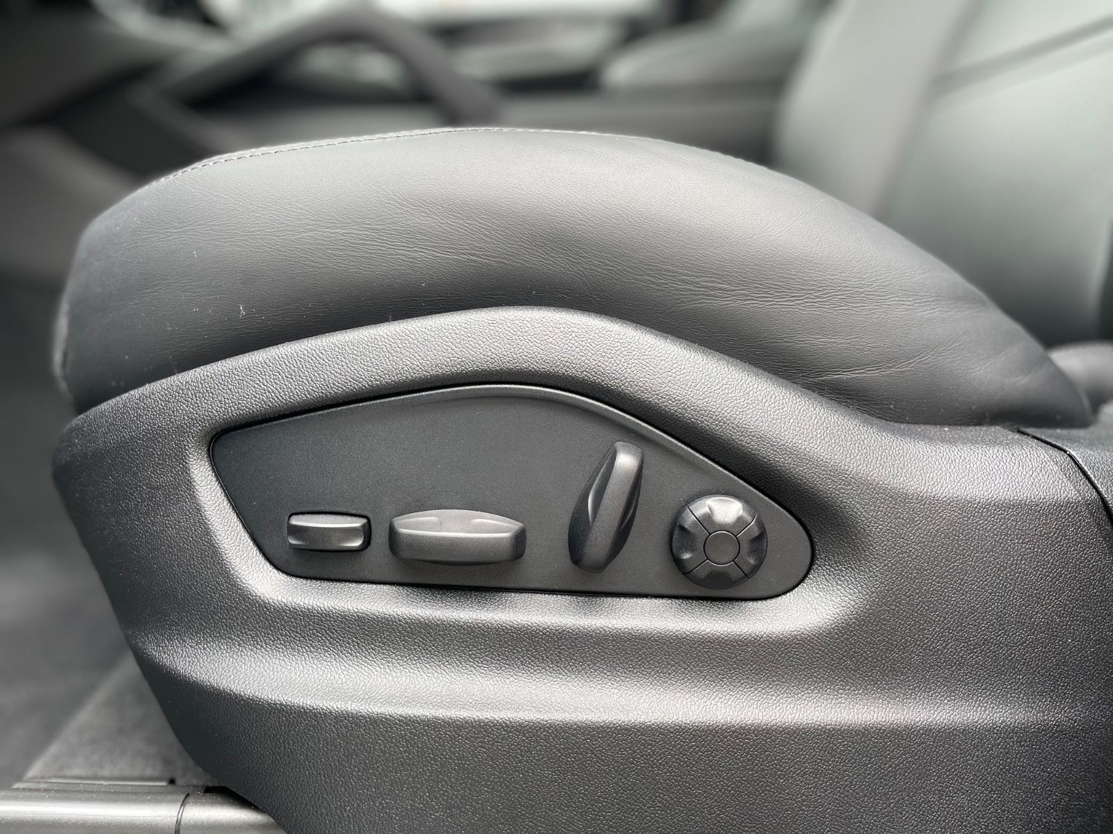 Porsche Cayenne V6 Coupe |ACC|HUD|PASM|3.Displ.|Bose|22"