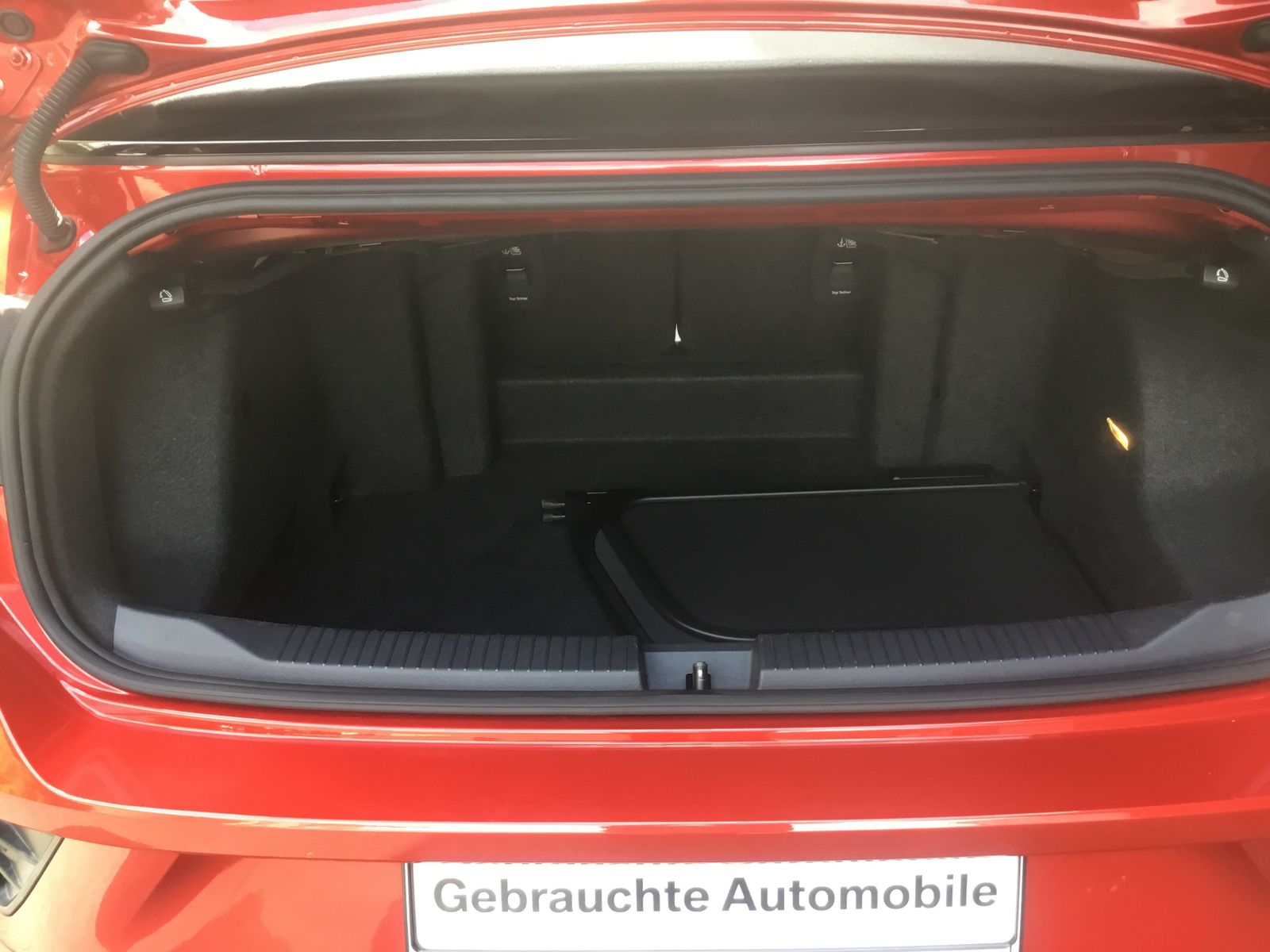 Volkswagen T-Roc CABRIO 1.5 TSI R-LINE - Samsaru's Car Outlet