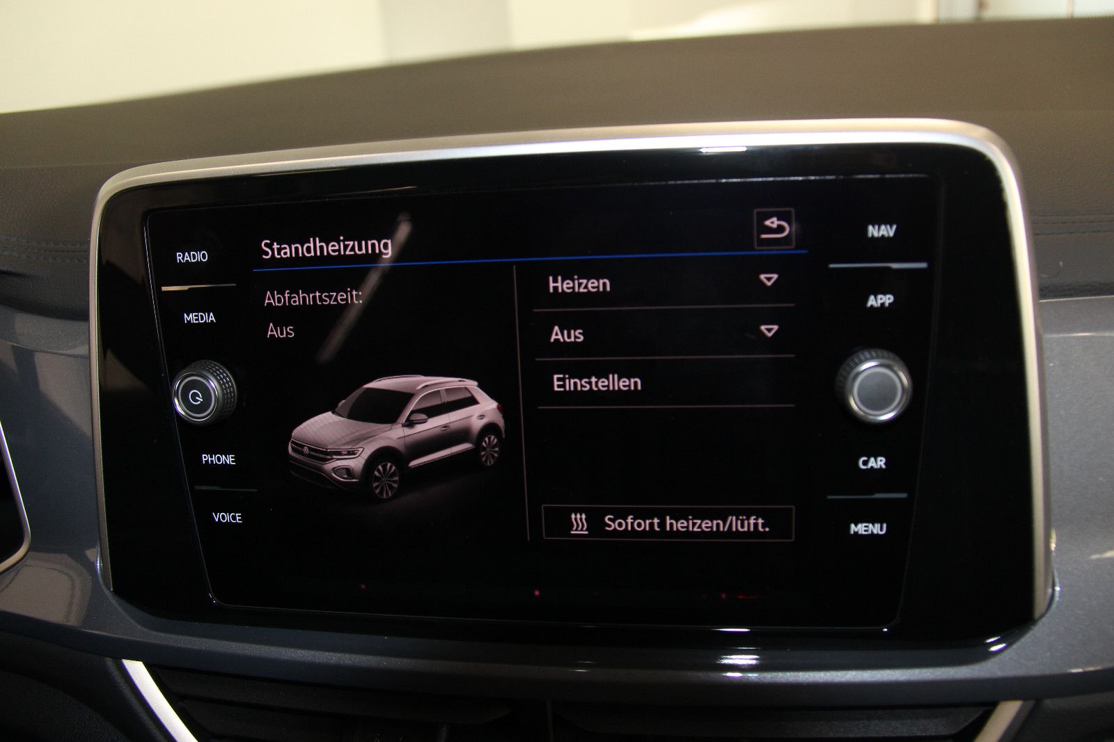 Volkswagen T-Roc Style 1.5 TSI DSG - Samsaru's Car Outlet
