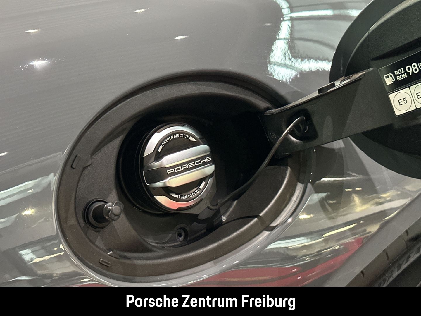 Porsche 992 911 Targa 4 GTS BOSE Sportabgasanlage LED