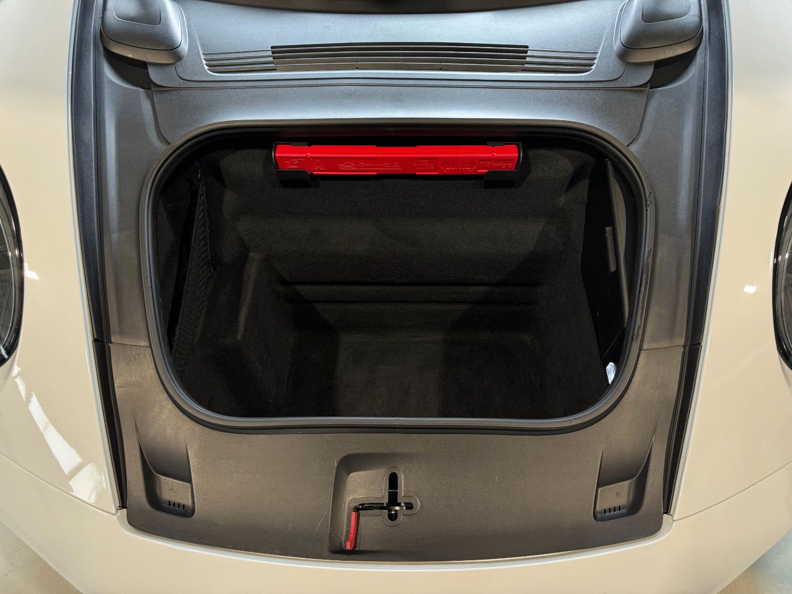 Porsche 992 Turbo - Samsaru's Car Outlet