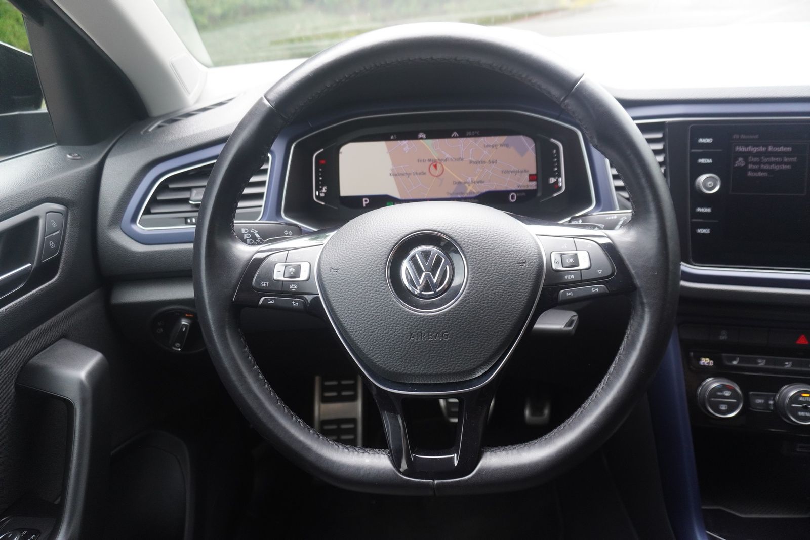 Volkswagen T-Roc 2.0 TDI R-Line 4M DSG - Samsaru's Car Outlet