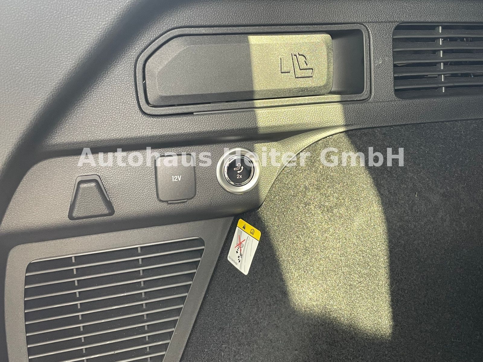 Ford Kuga PHEV ST-Line X - Samsaru's Car Outlet