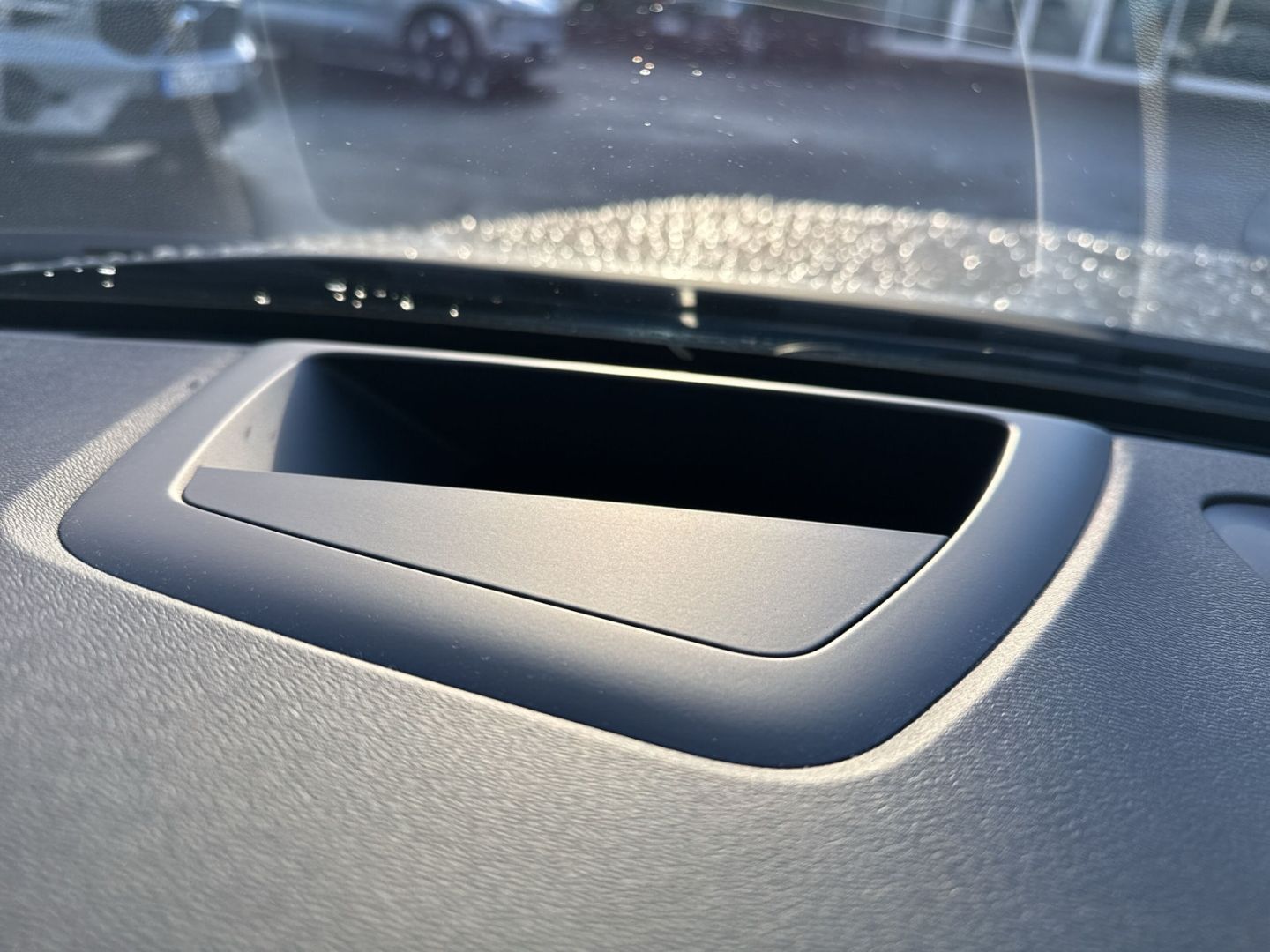 Volvo V60 Recharge T6 R Design Kombi Plug-In Hybrid AW