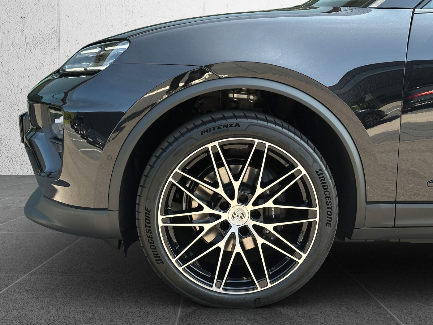 Porsche Macan 4 - Samsaru's Car Outlet
