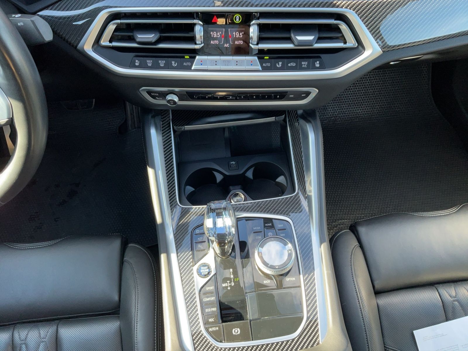 BMW X6 xDrive40d M SPORT LASER AHK PANO HUD 360°KAME