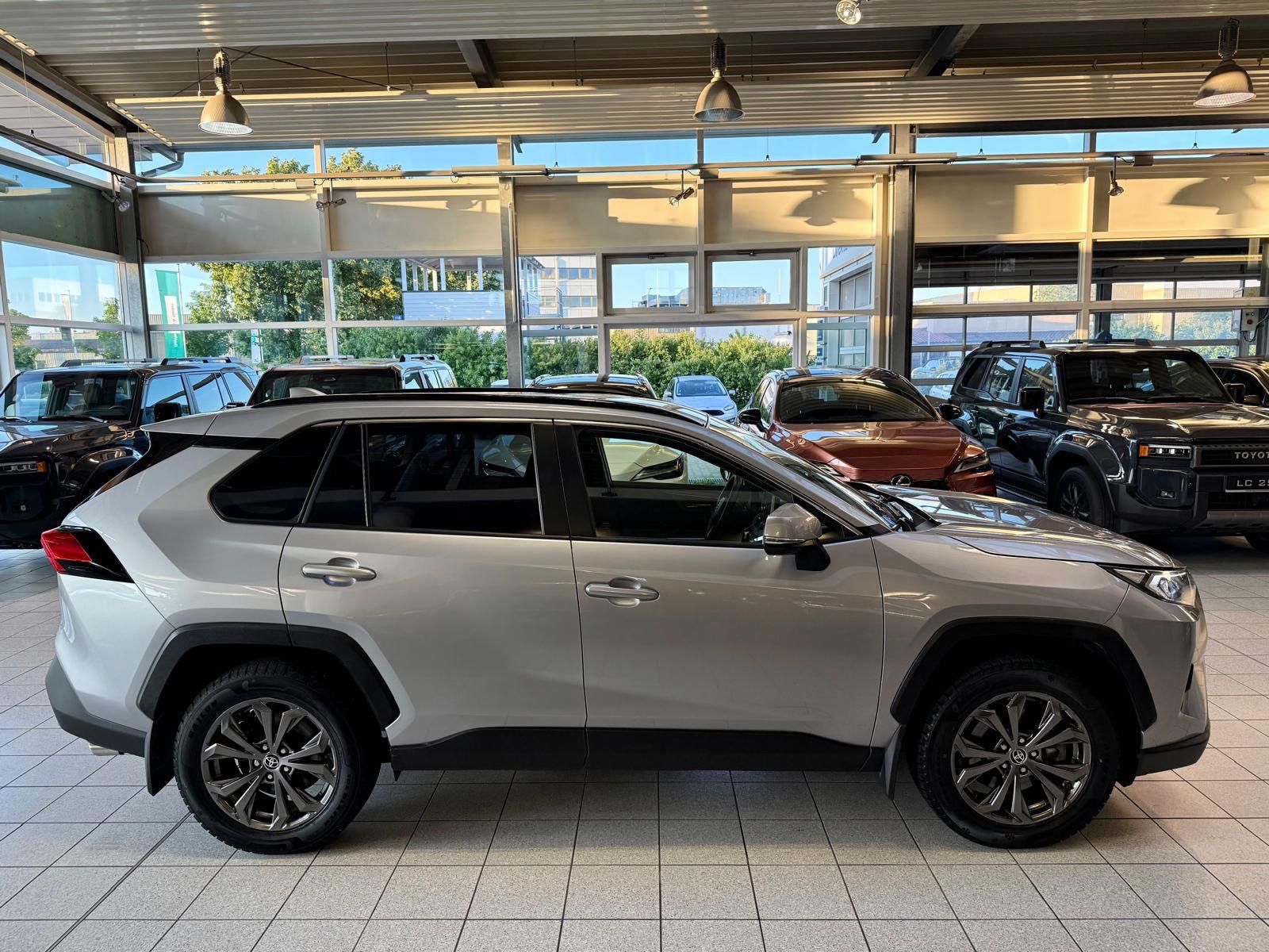 Toyota RAV 4 HYBRID 4x4 - Samsaru's Car Outlet