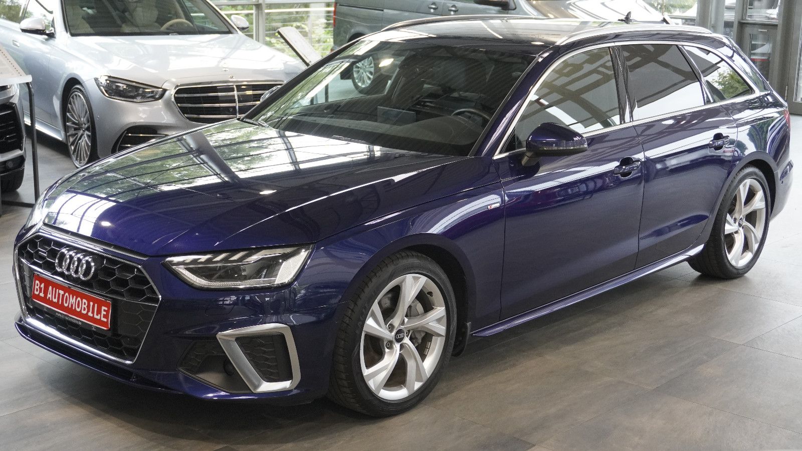 Audi A4 Avant 40 TFSI quattro S line - Samsaru's Car Outlet