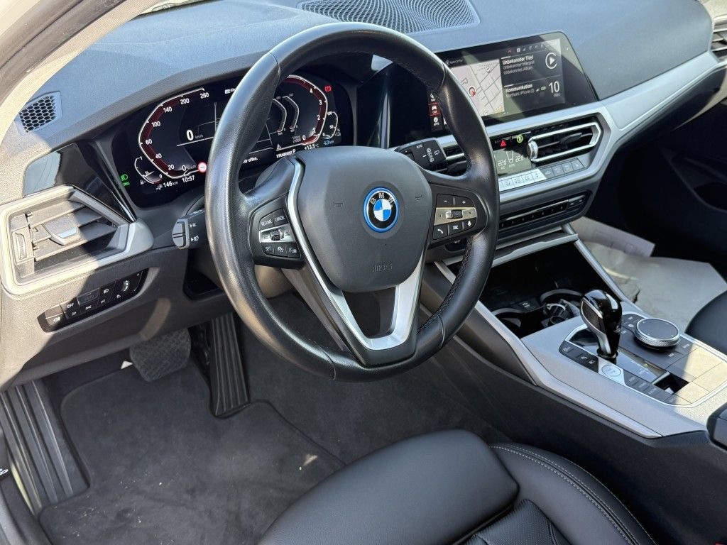 BMW 330 e Touring Aut. Advantage - Samsaru's Car Outlet