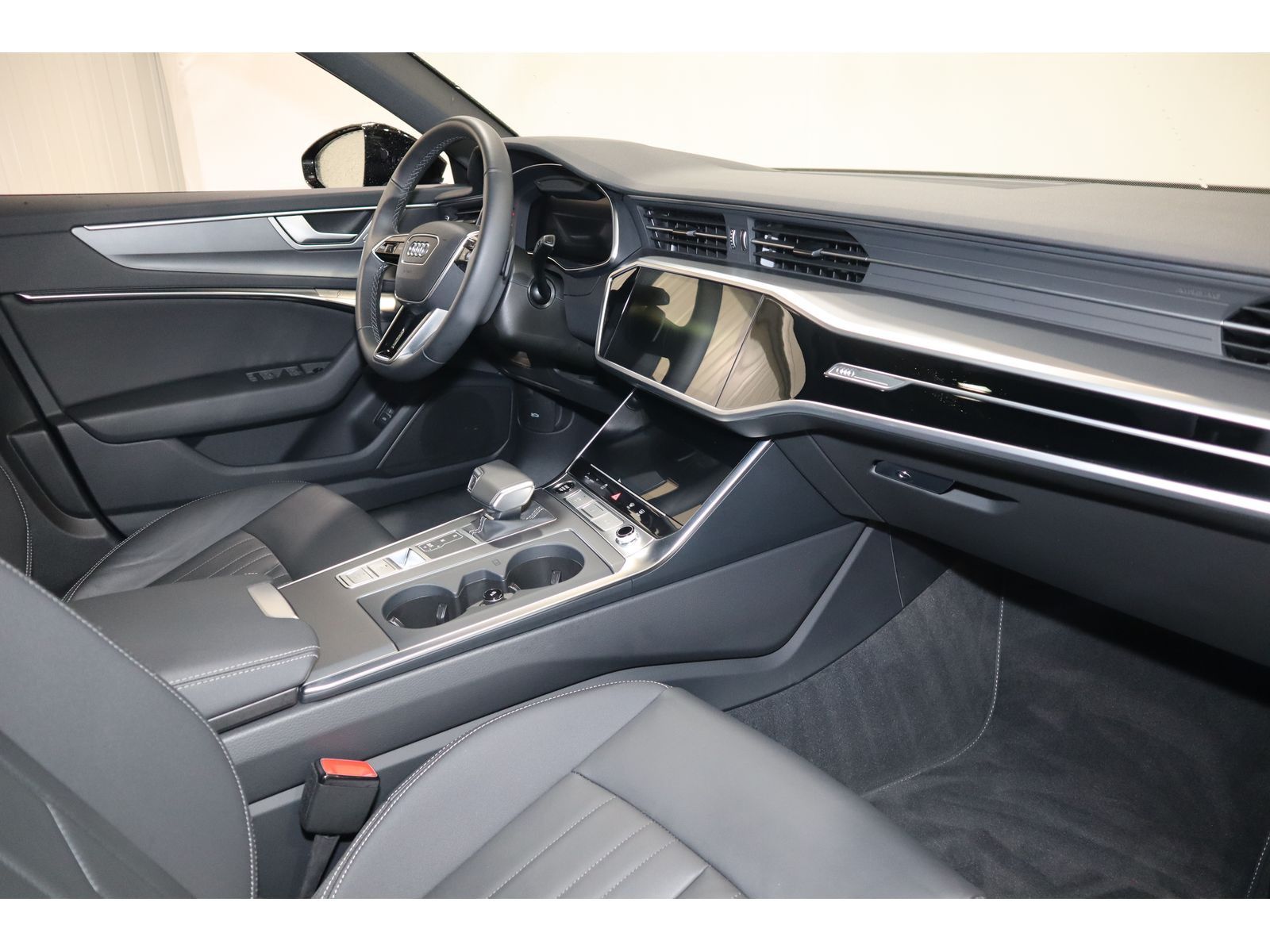 Audi A6 Avant 35 TDI advanced - Samsaru's Car Outlet