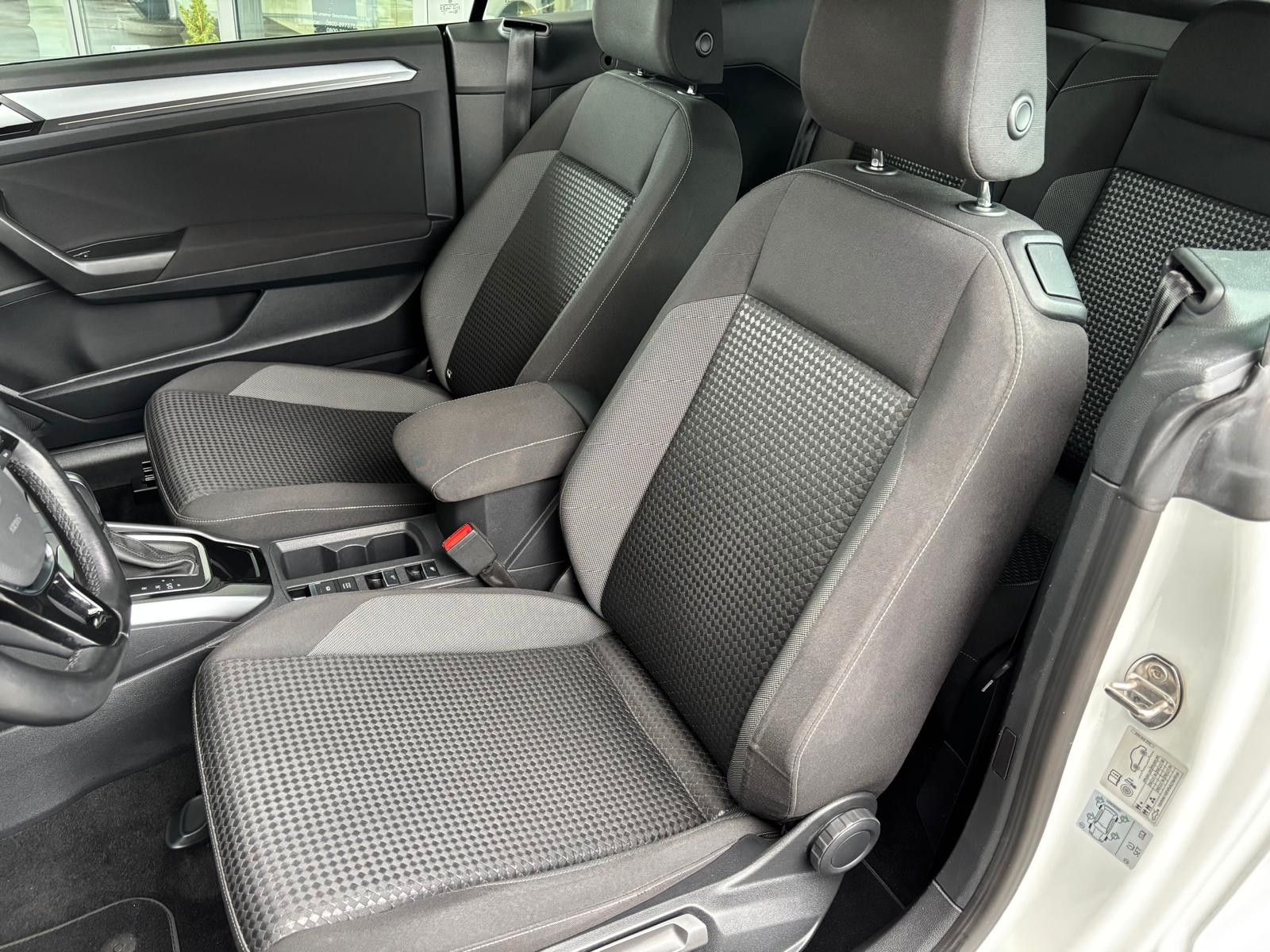 Volkswagen T-Roc Active 1.5 TSI DSG - Samsaru's Car Outlet