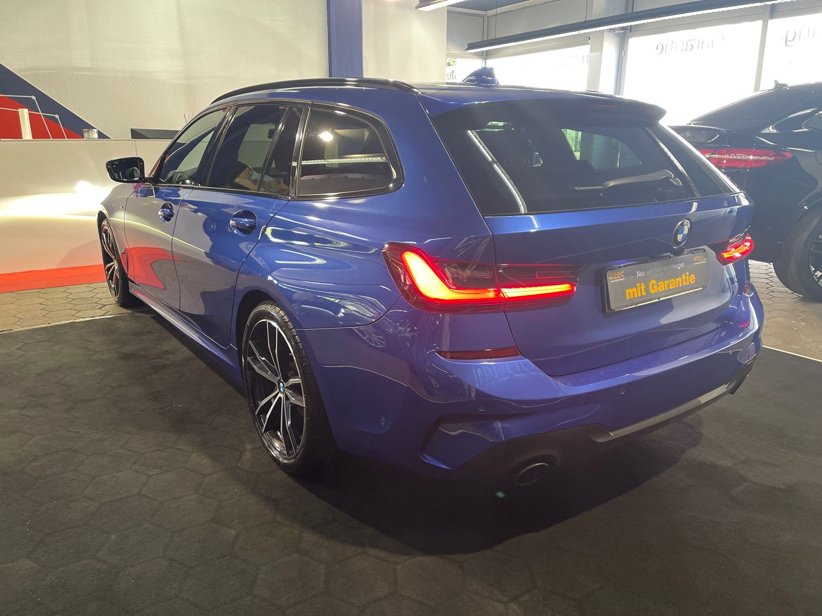 BMW 320d Touring xDrive M Sport - Samsaru's Car Outlet
