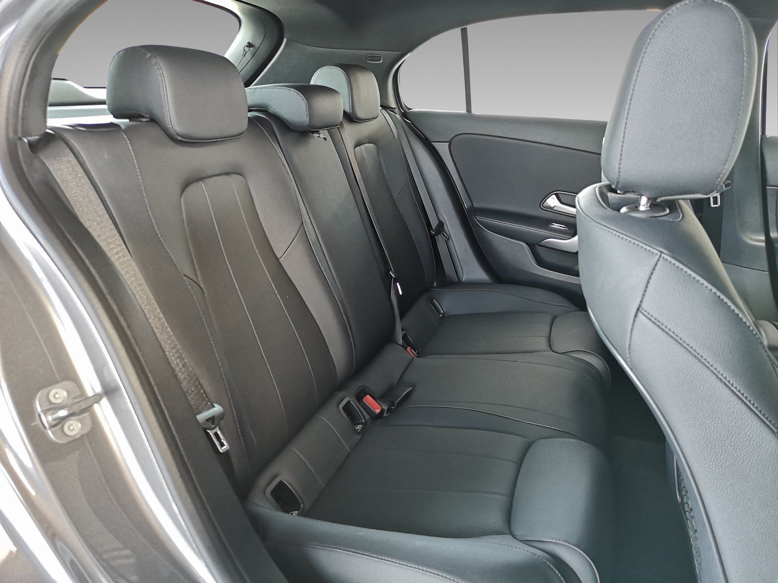 Mercedes-Benz A 180 Progressive LINE - Samsaru's Car Outlet