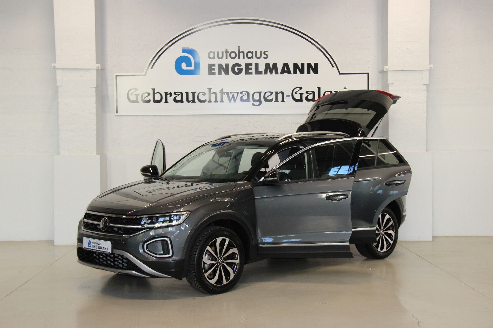 Volkswagen T-Roc Style 1.5 TSI DSG - Samsaru's Car Outlet