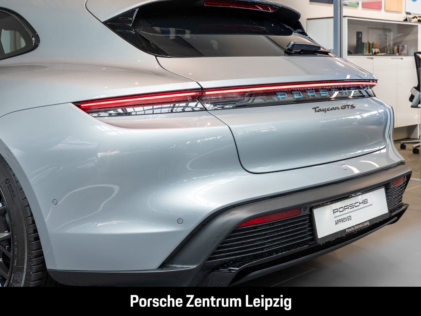 Porsche Taycan GTS Sport Turismo HeadUp InnoDrive Matrix