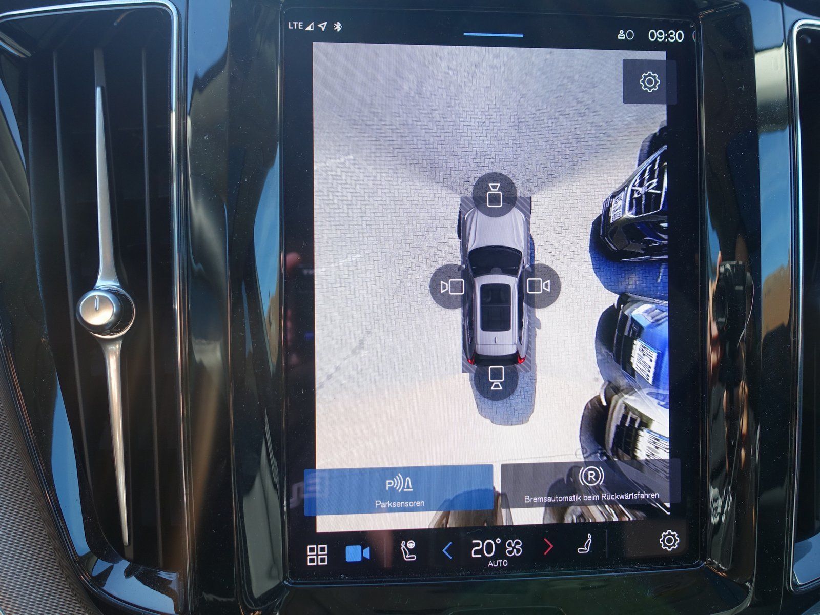 Volvo XC60 T6 AWD Plug-in Hybrid - Samsaru's Car Outlet