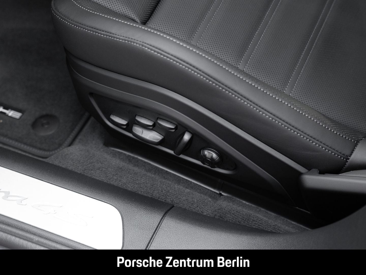 Porsche Panamera 4S E-Hybrid Surround-View Sportabgas