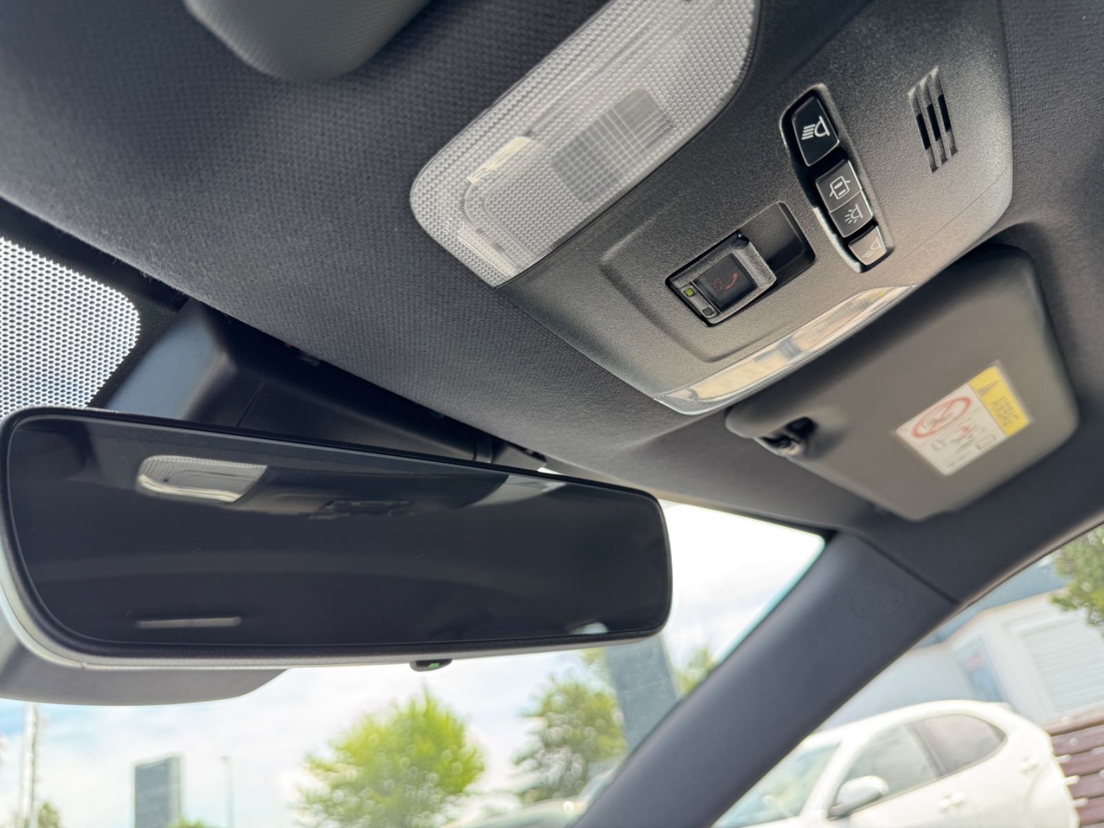 Toyota Corolla Touring Sports Hybrid Club - Samsaru's Car Outlet