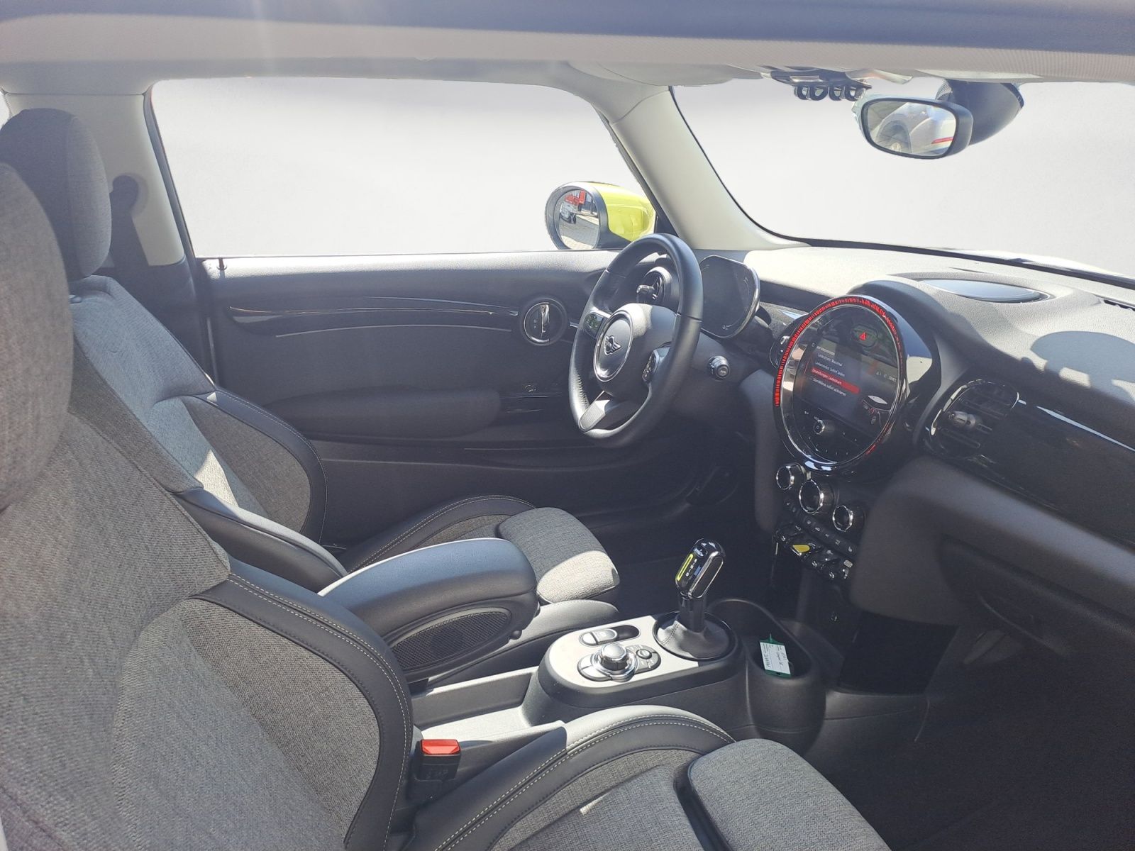 MINI Cooper SE Classic - Samsaru's Car Outlet