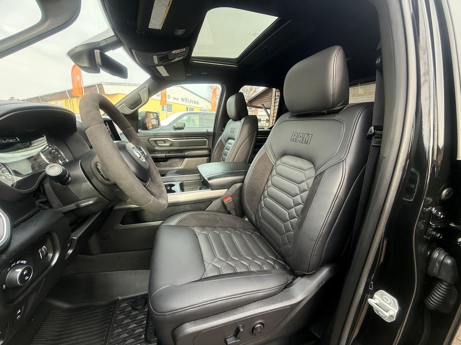 Dodge V8*4X4*SPORT*LIFT*HEADUP*OFFROAD*NAVI*AHK*GARANT