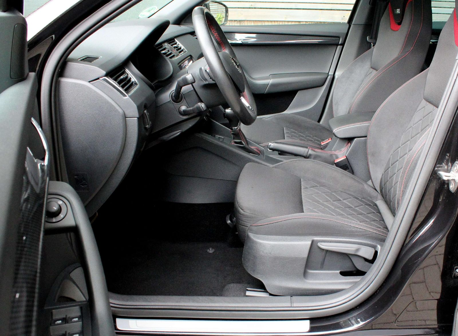 Skoda Octavia RS 4x4 - Samsaru's Car Outlet