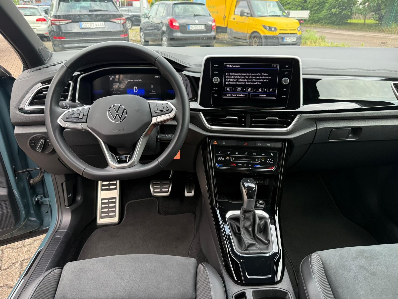 Volkswagen T-Roc 2.0 TDI R-Line - Samsaru's Car Outlet