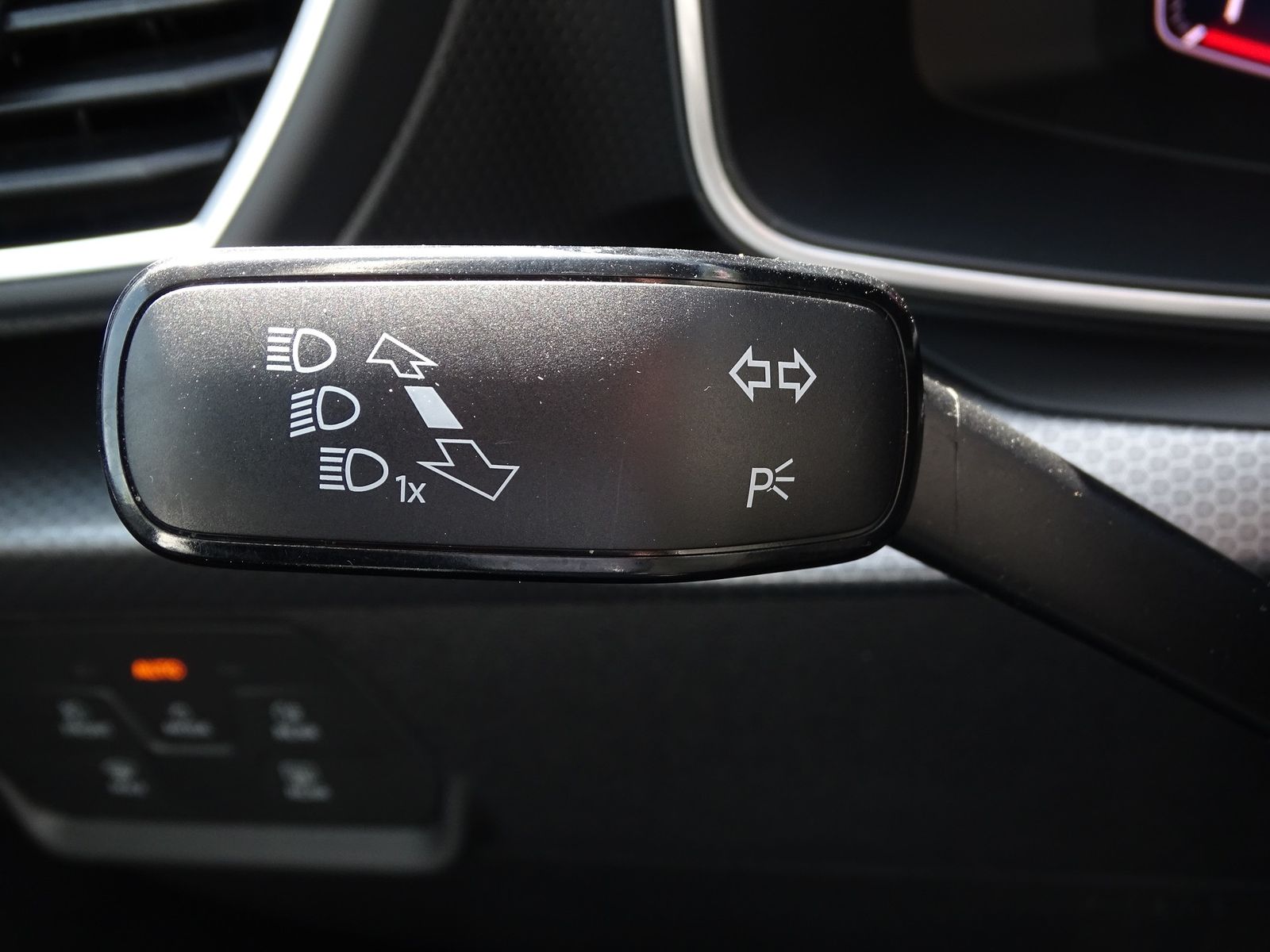 Seat Leon Sportstourer 2.0 TDI Style LED Navi ACC AHK