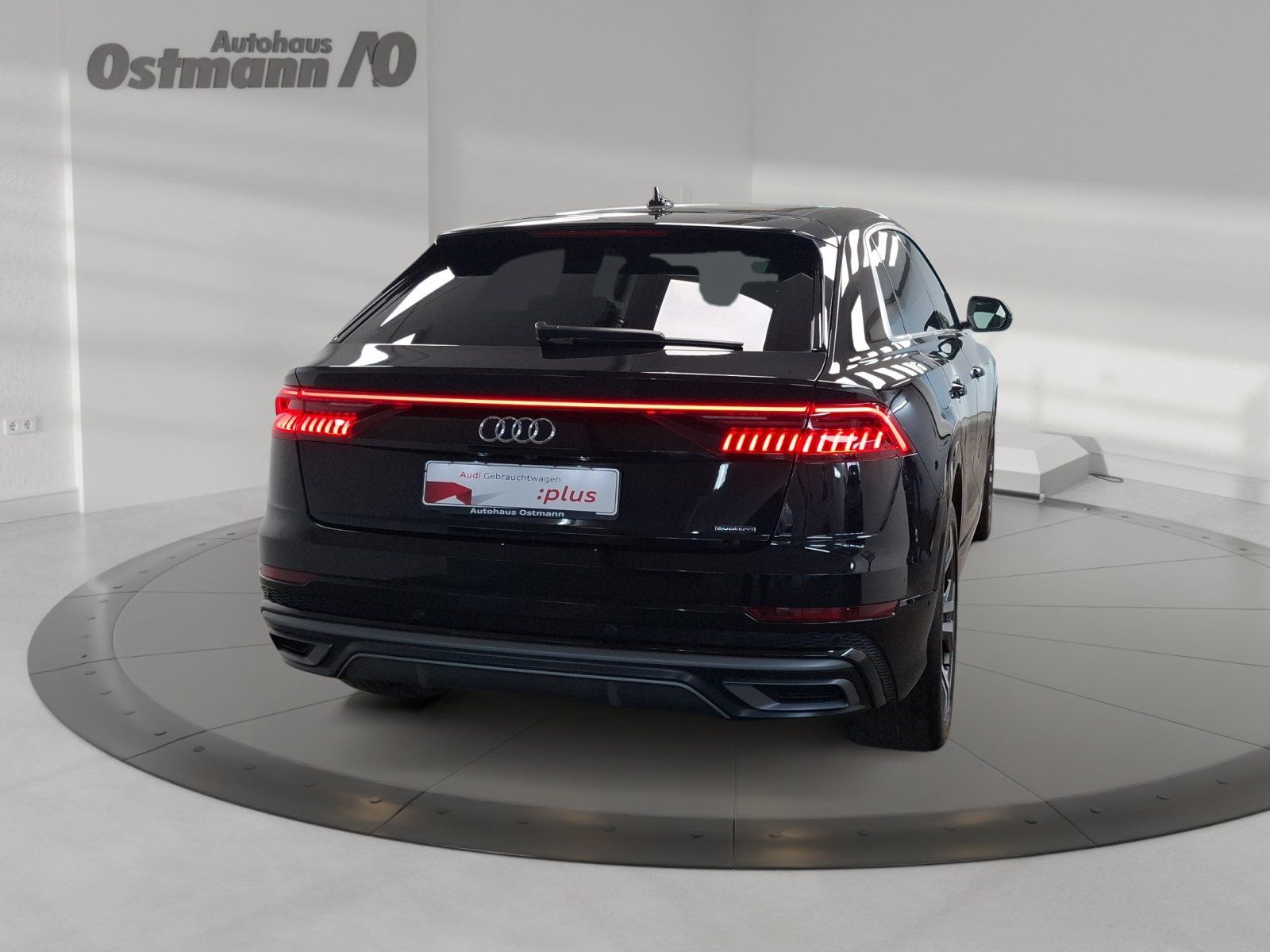Audi Q8 50 TDI quattro S-Line 360 Pano B&O STH ACC AH