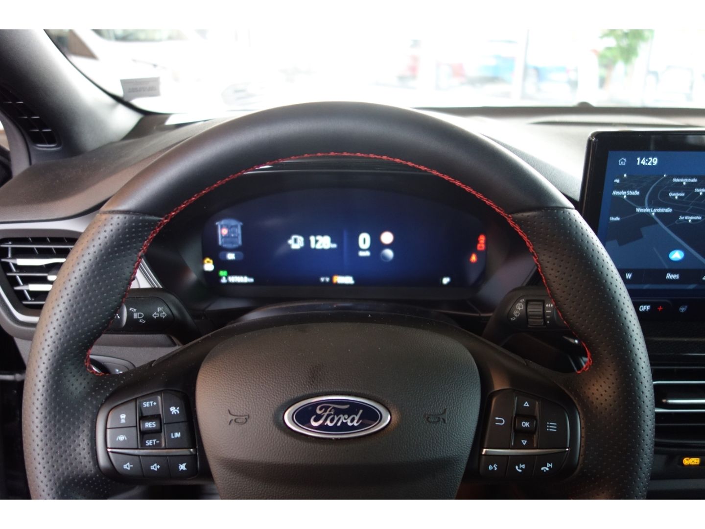 Ford Focus Turnier ST-Line X MHEV AHK PANO ACC SHZ BO