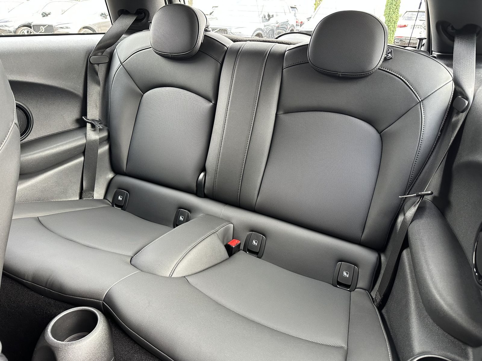 MINI Cooper SE Classic Trim Black - Samsaru's Car Outlet