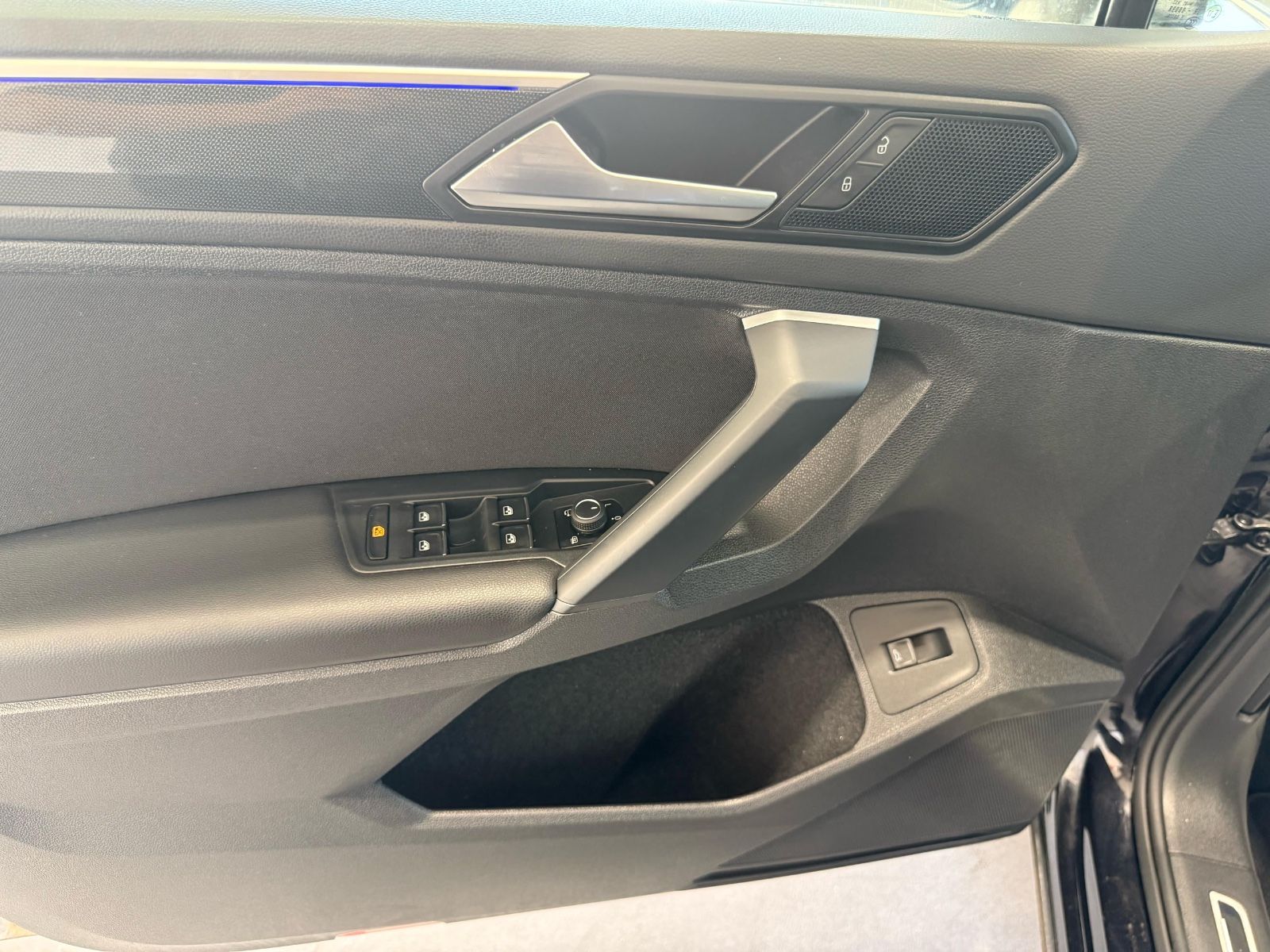 Volkswagen Tiguan Elegance 2.0 TDI DSG - Samsaru's Car Outlet