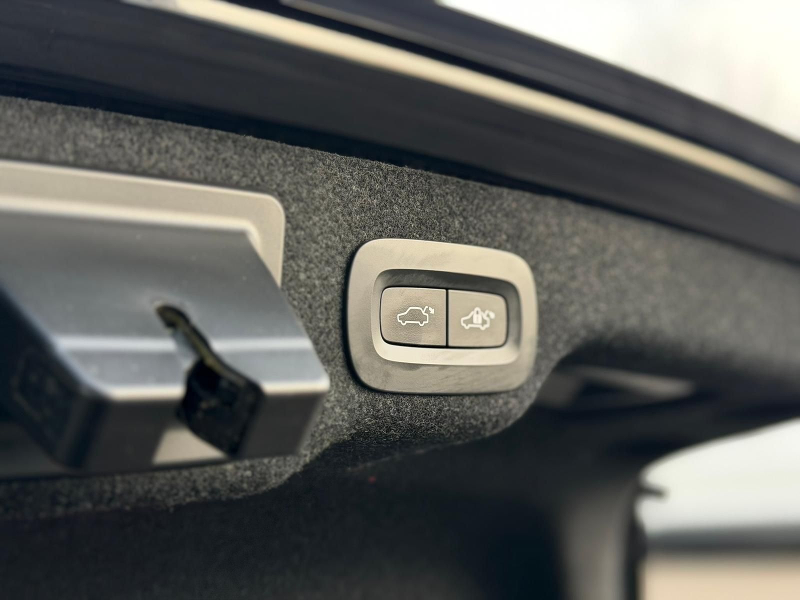 Volvo S90 2.0 D4 Momentum HeadUP 360° Schiebedach