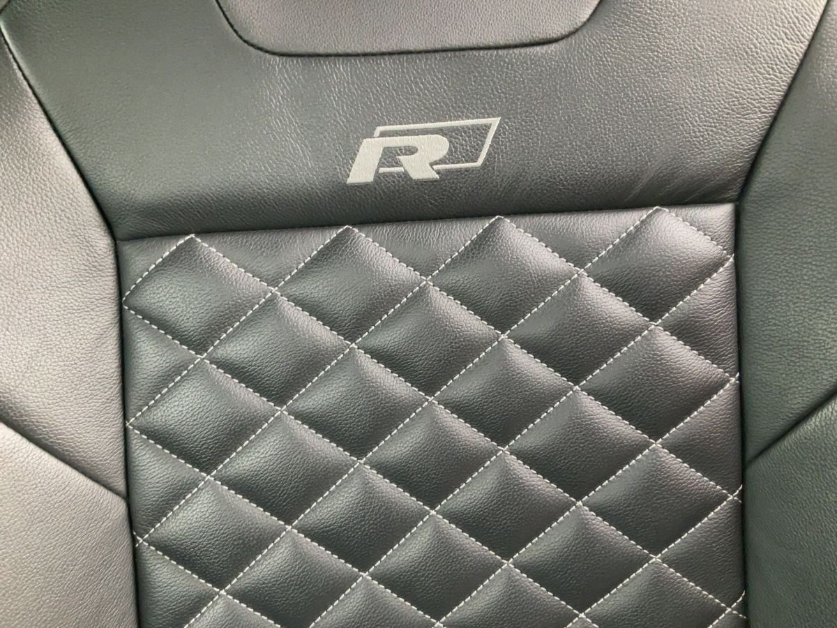 Volkswagen T-Roc 1.5 TSI DSG R-LINE - Samsaru's Car Outlet