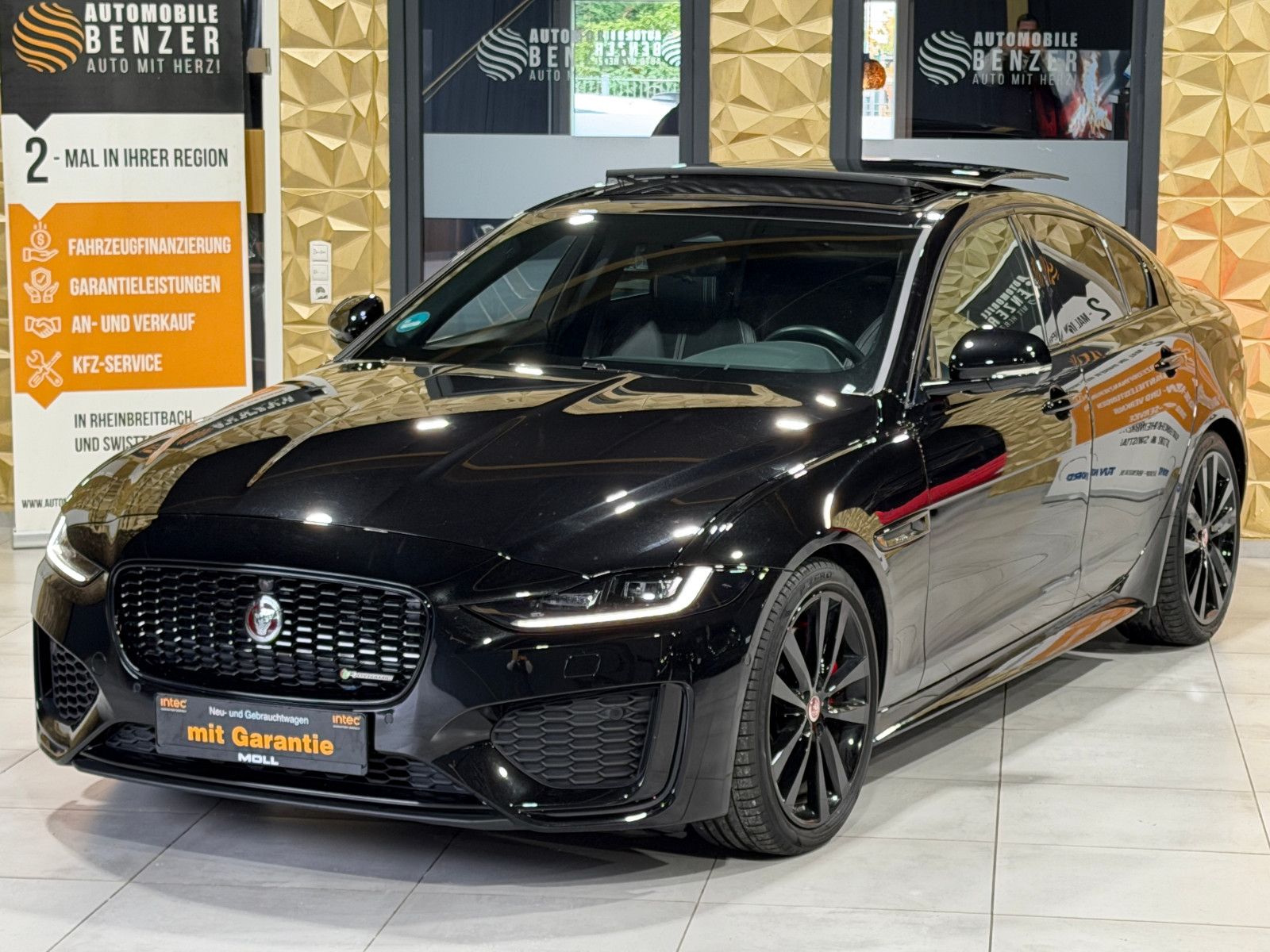 Jaguar XE R-Dynamic Black/PANO/360''KAM/MERIDIAN/LED
